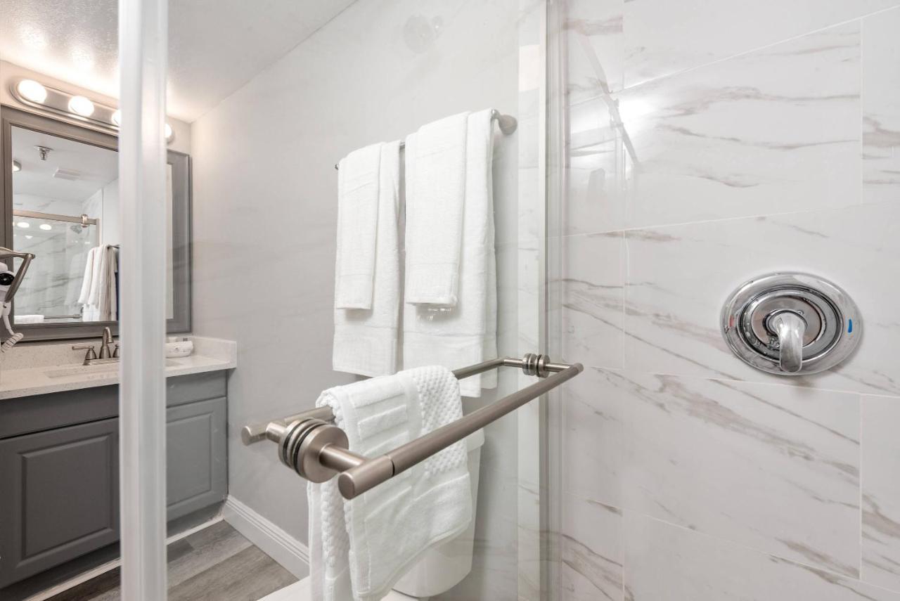 Apartamento At The Enclave - Near Universal *